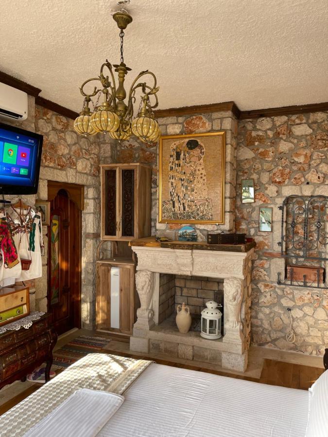Solomon&Sons Hotel Dhërmi Kültér fotó