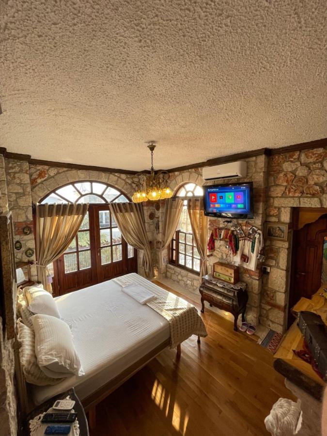 Solomon&Sons Hotel Dhërmi Kültér fotó