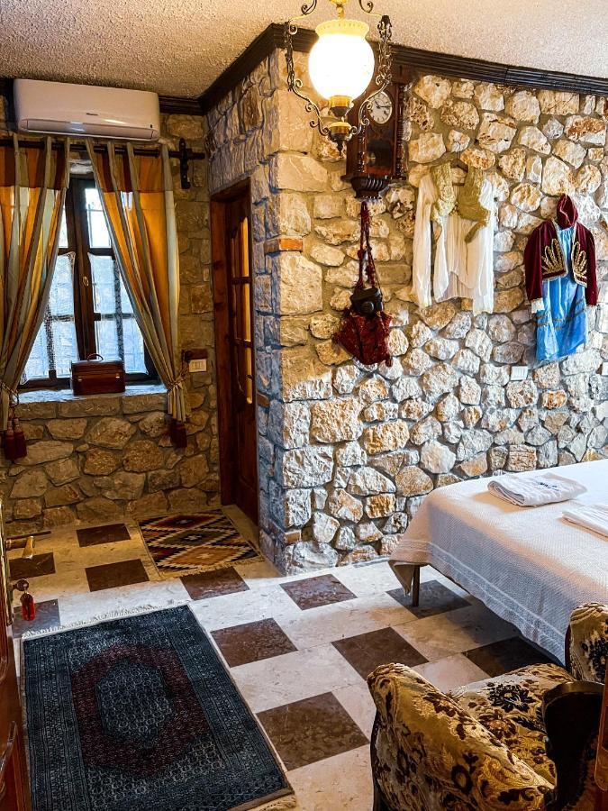 Solomon&Sons Hotel Dhërmi Kültér fotó