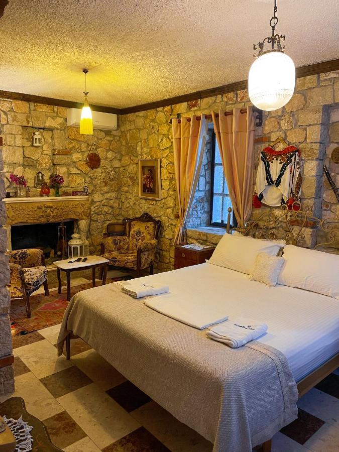 Solomon&Sons Hotel Dhërmi Kültér fotó