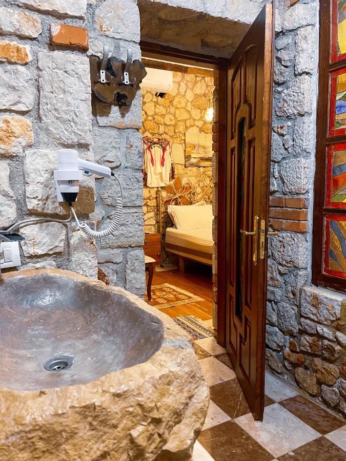 Solomon&Sons Hotel Dhërmi Kültér fotó