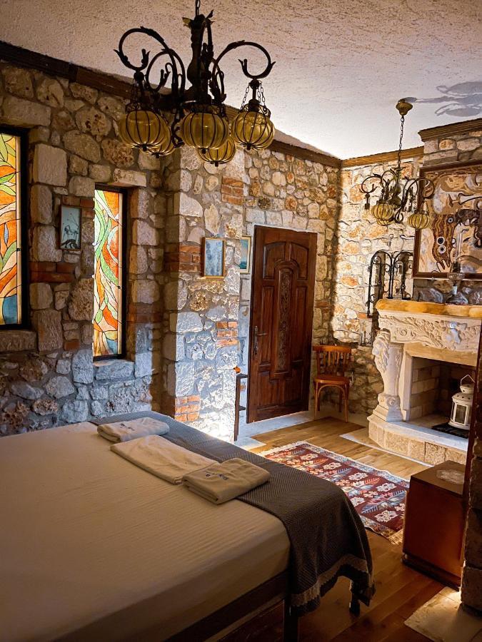 Solomon&Sons Hotel Dhërmi Kültér fotó