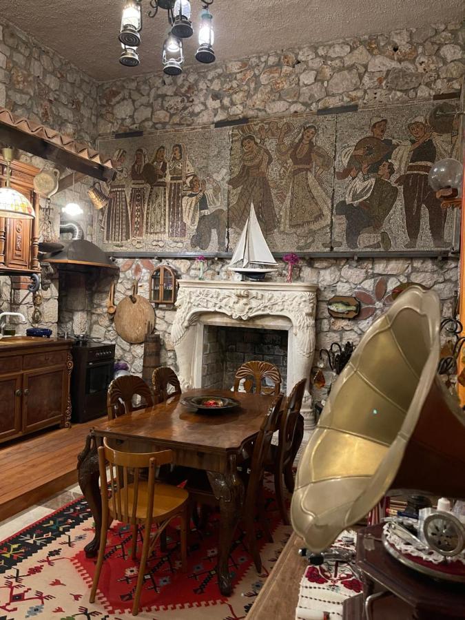 Solomon&Sons Hotel Dhërmi Kültér fotó