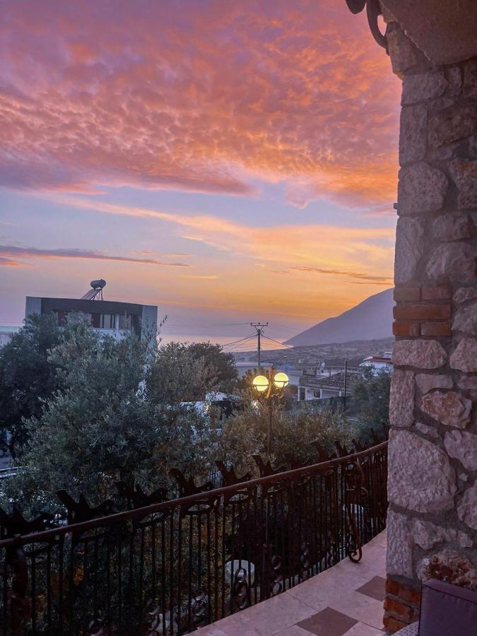 Solomon&Sons Hotel Dhërmi Kültér fotó