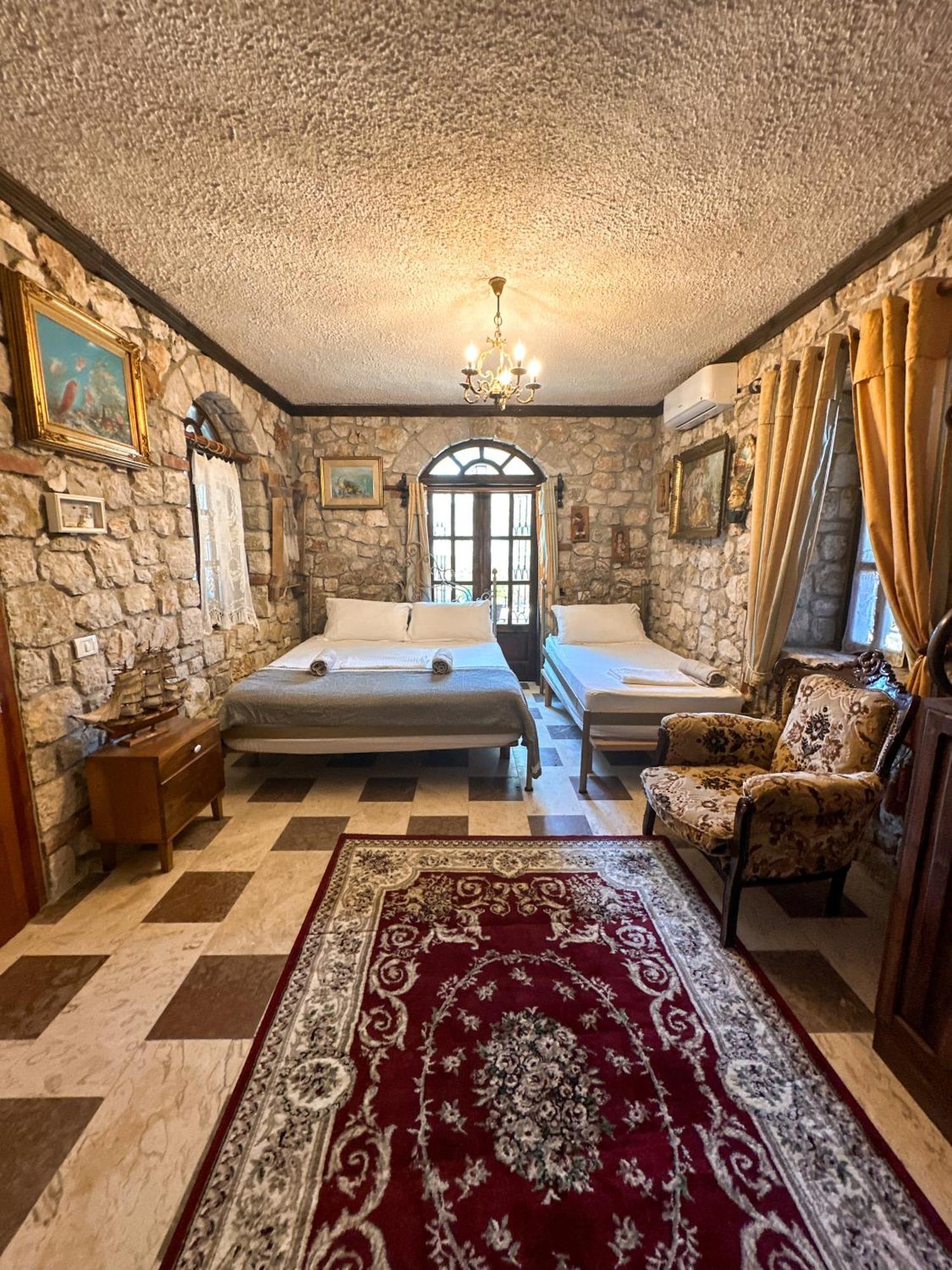 Solomon&Sons Hotel Dhërmi Kültér fotó